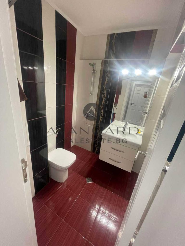 Продава се Тристаен апартамент в Пловдив, Кючук Париж - 101 кв.м за 1981 €/кв.м - Снимка #6