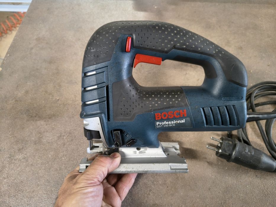 Зеге,Прободен трион Bosch GST