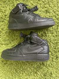 Air Force 1 Mid Triple Black