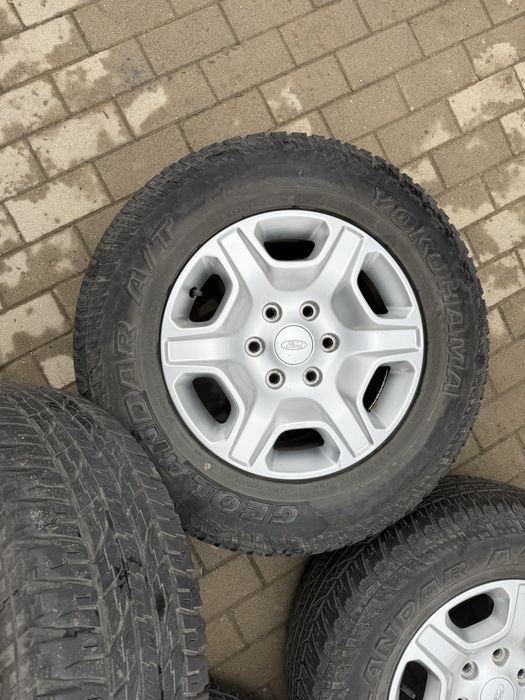 Jante Ford Ranger 265 65 17 Brigestone M+S