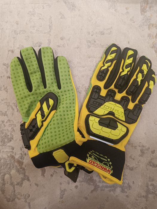 Продается спец перчатки