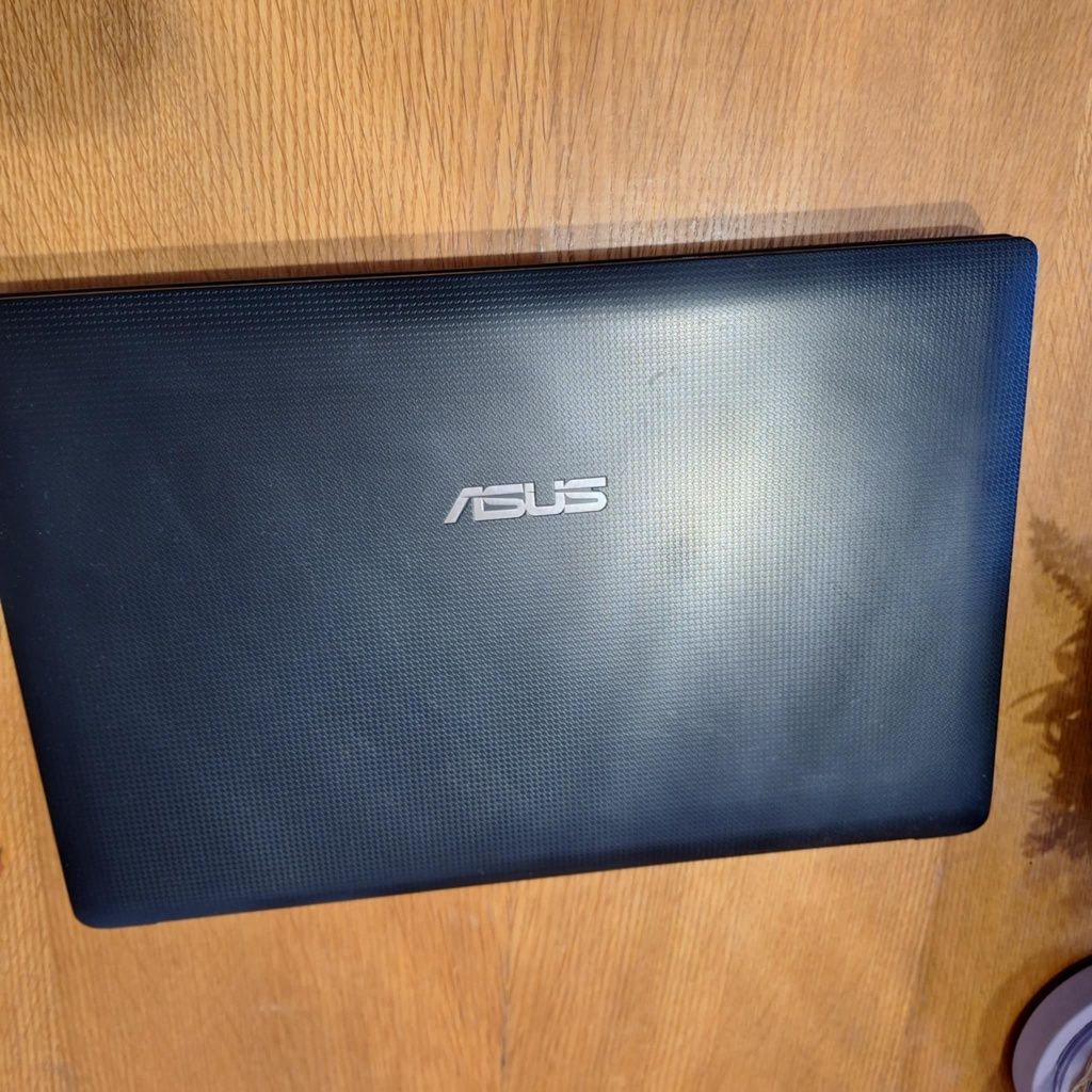 Лаптот ASUS,kомпютър