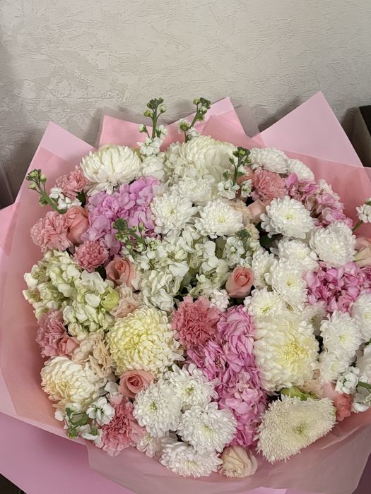 Большой букет цветов б/у