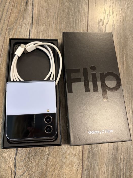 Смартфон Samsung galaxy z flip 4
