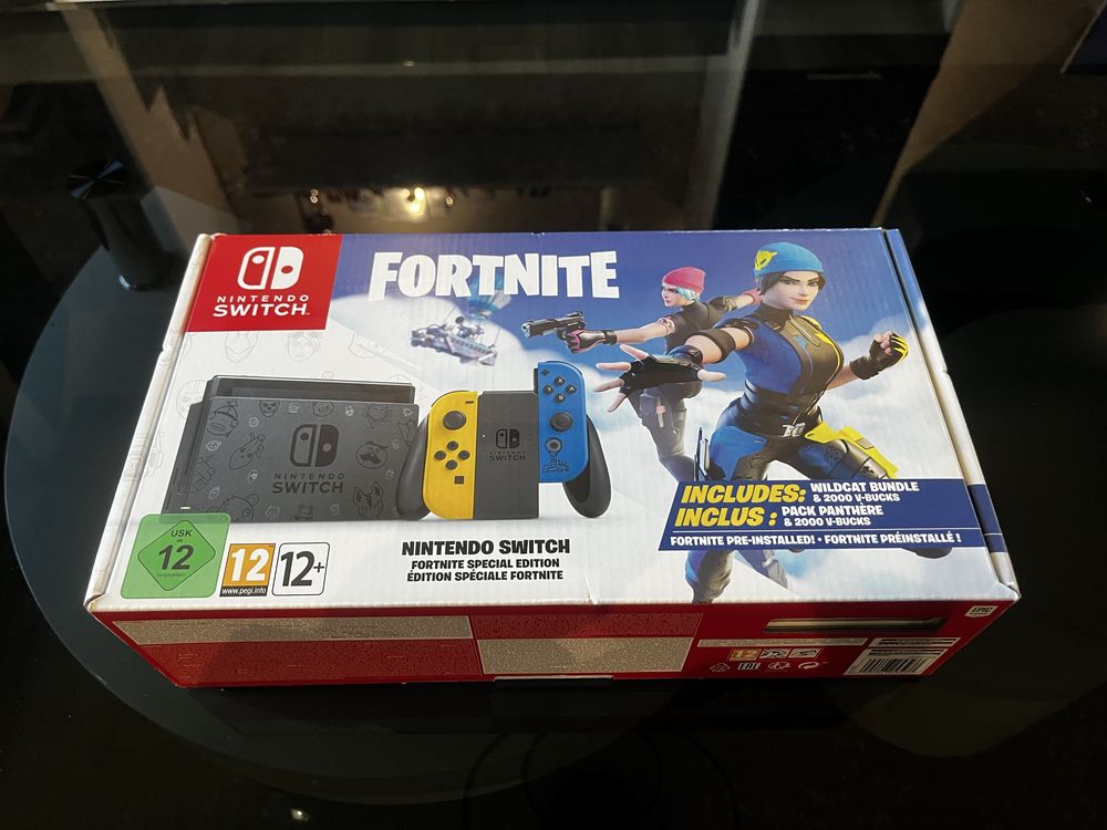 Nintendo Swich + 4 Игри + Калъф