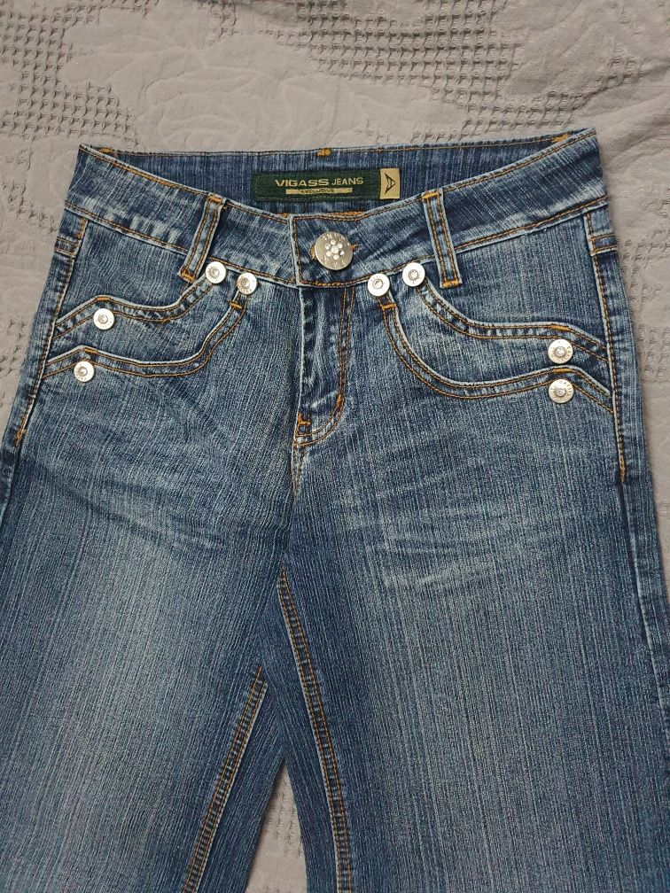 Женские брюки джинсы