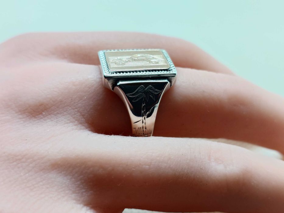 Inel argint cu față din aur gravat – mașină vintage stil anii ’30