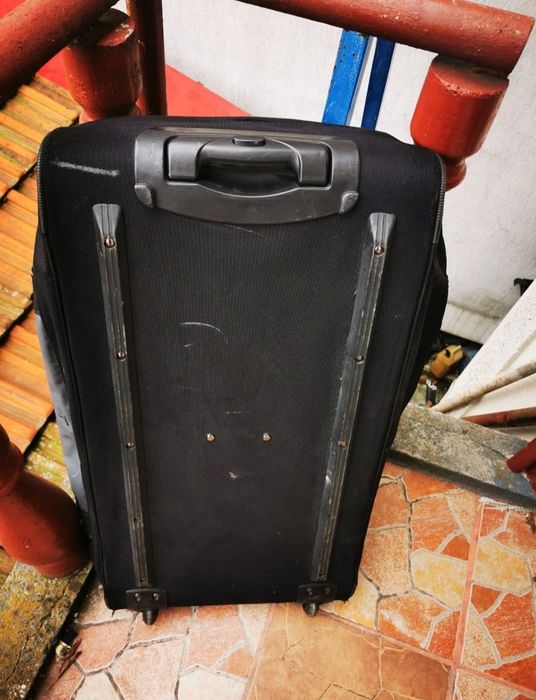 Vând geanta bagaj Samsonite multifuncțională cu roti și mâner telescop