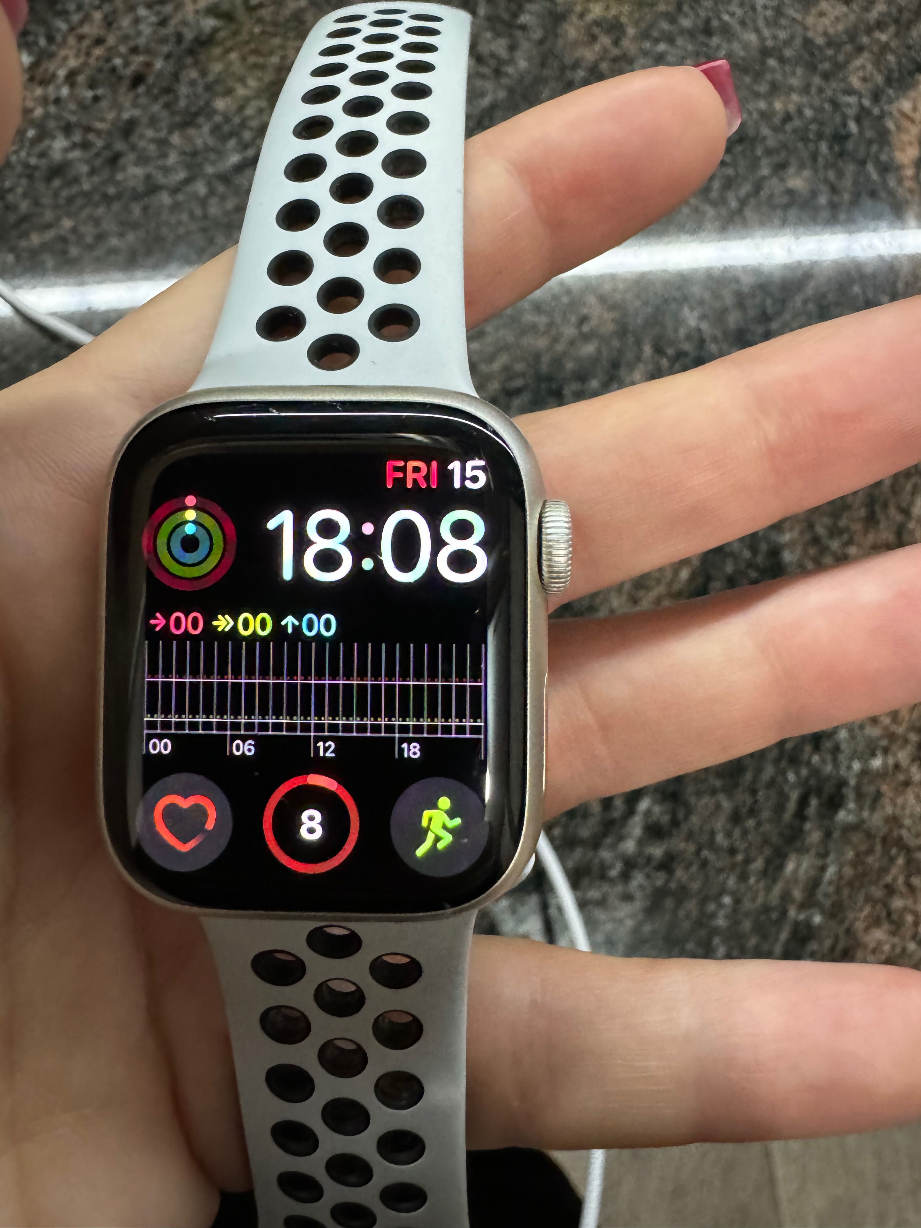 Apple Watch S7 Nike GPS 41mm