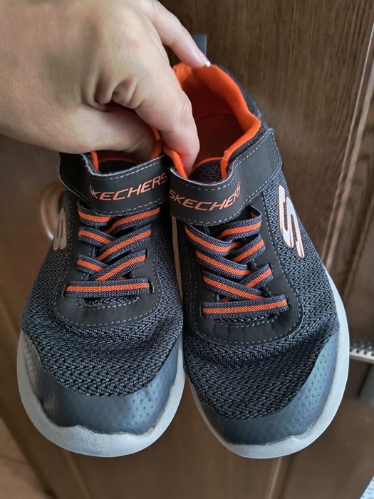 Adidași firma Sketchers Nr 35