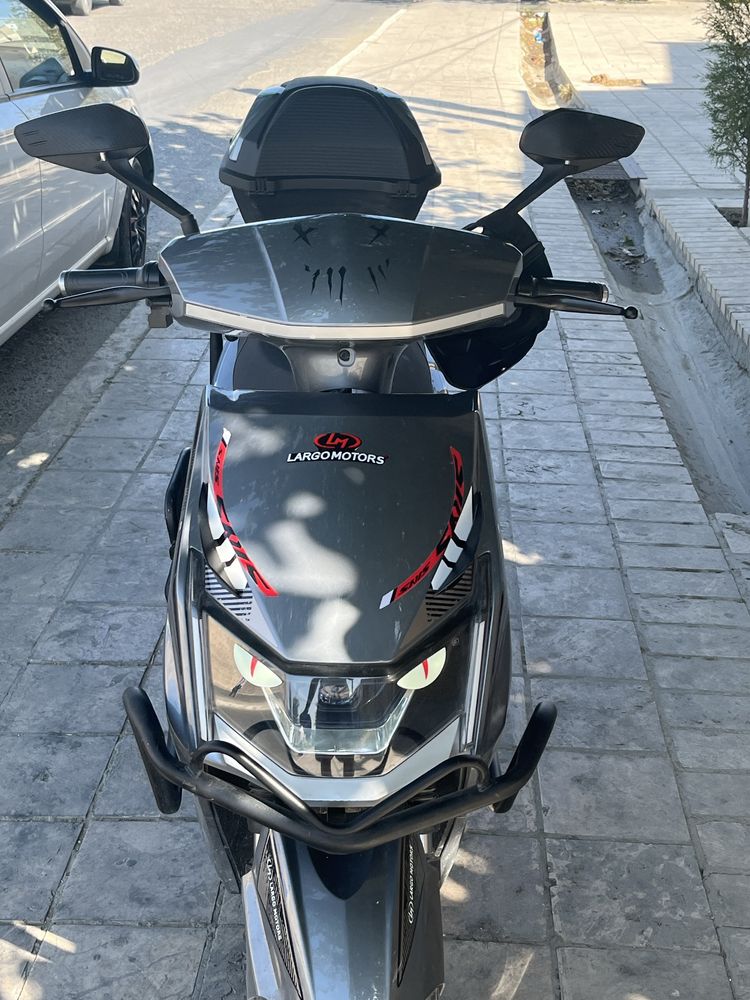 Skuter sastayanisi juda zo’r ayni vapshe yoq srochni sotiladi arzonga
