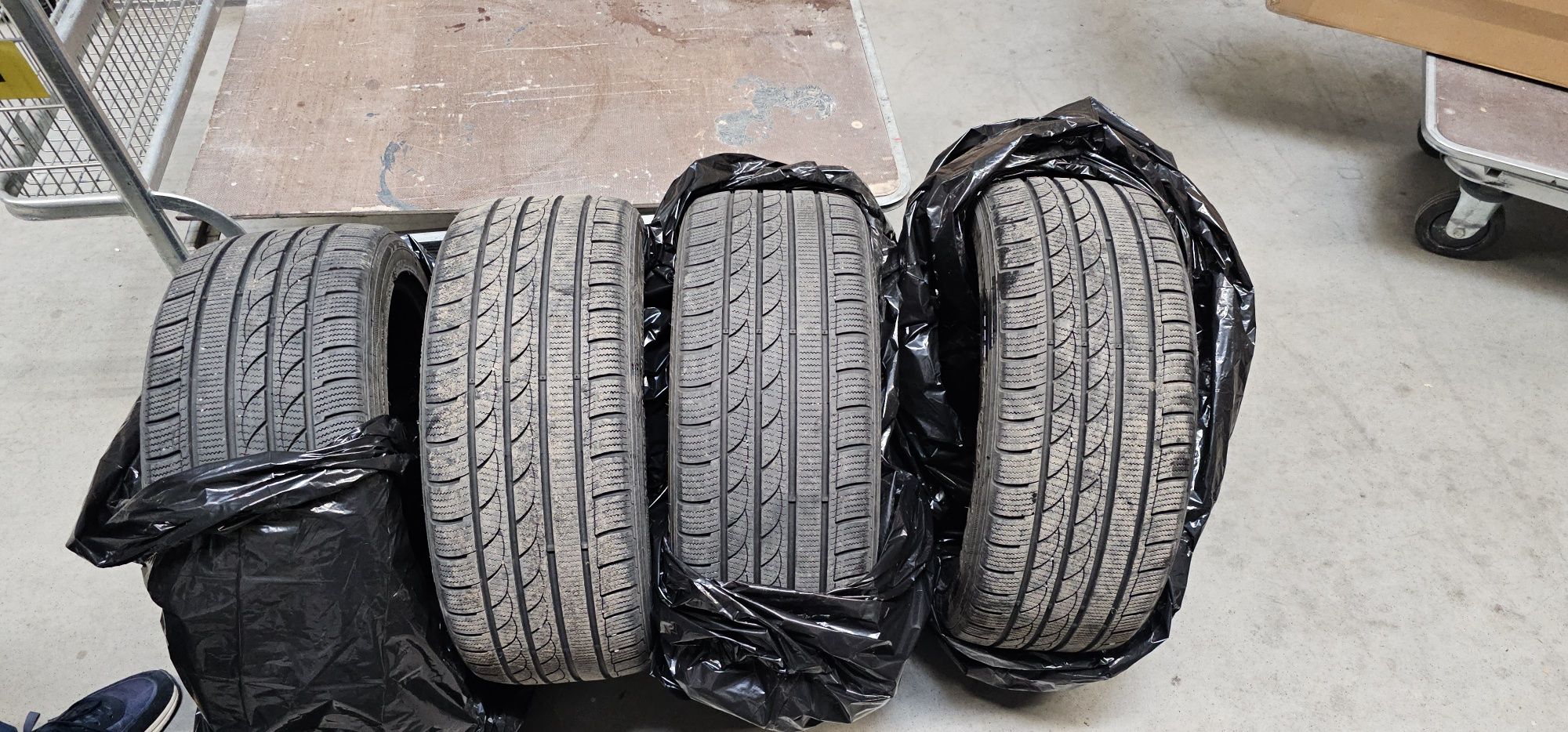 anvelope iarna 255/40R19 , 100 V  XL