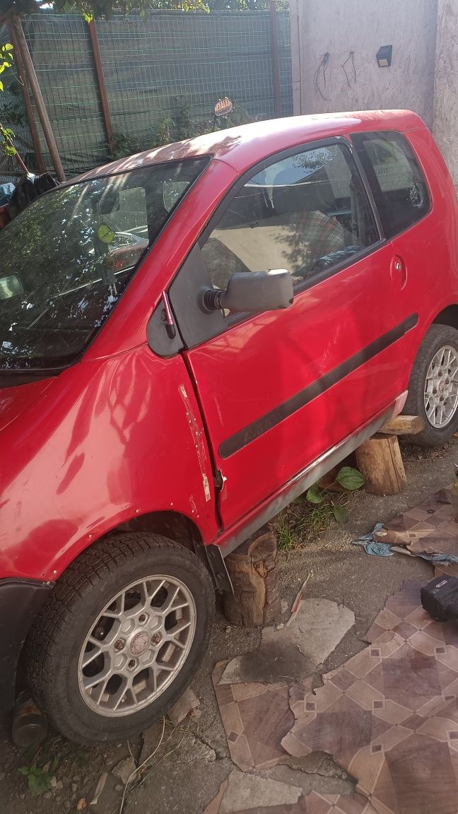 Mașina aixam 400 motor kubota motor 400cm/4kw are carte fiscal detali