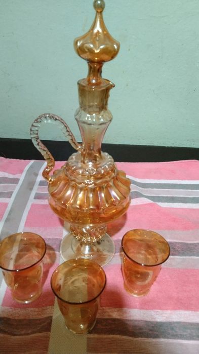 Графинчик с рюмками.