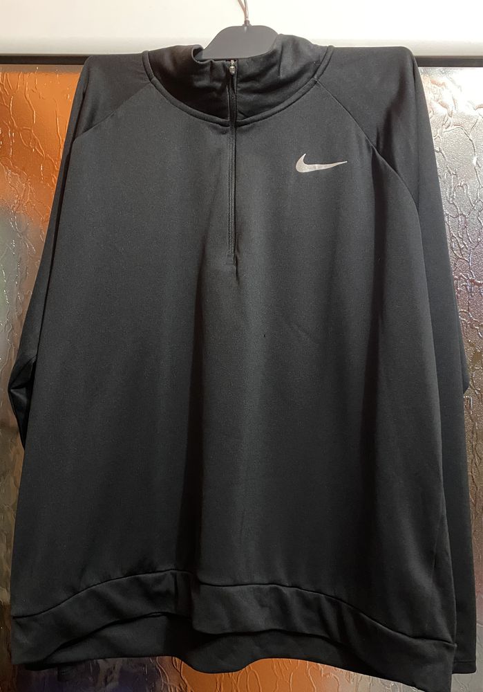 Bluză Nike neagră