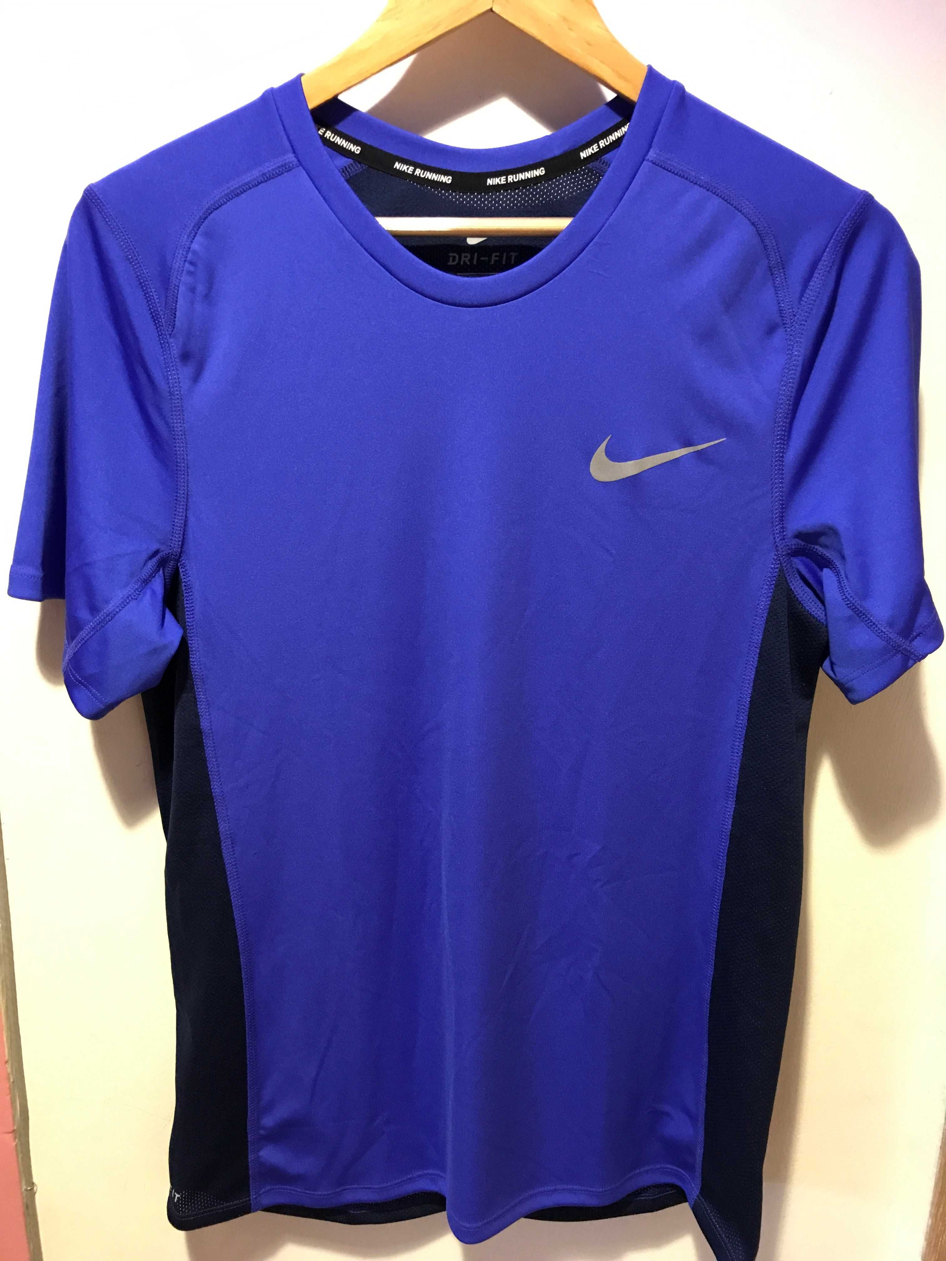 НОВА тениска Nike Dri-FIT, размер S