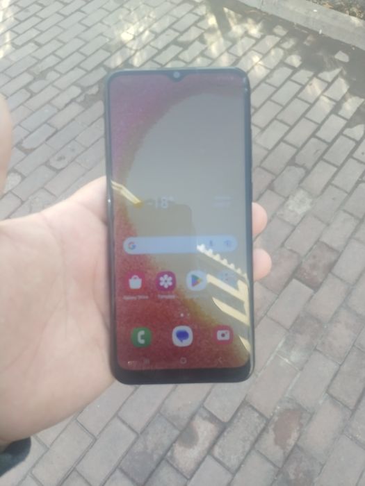 Продам телефон Samsung A04 память 64гб