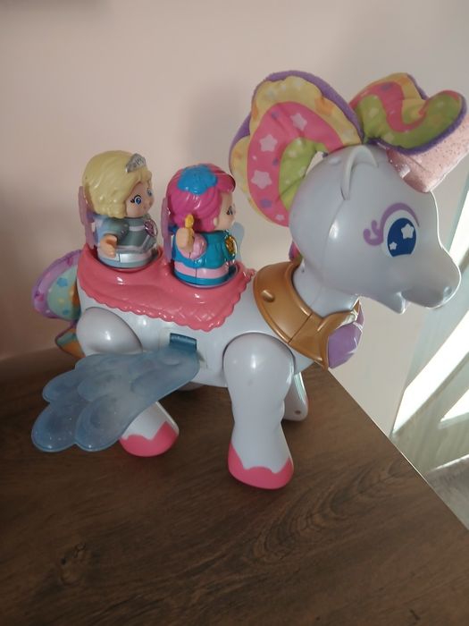 Unicorn, trasura si 2 printese Vtech
