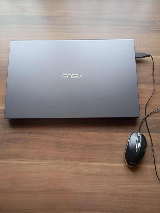 Vând laptop Asus
