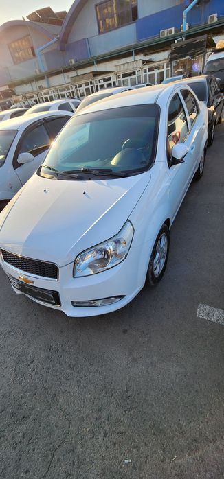 Nexia3 2017 yil rangi oq yurgani 111min yurgan