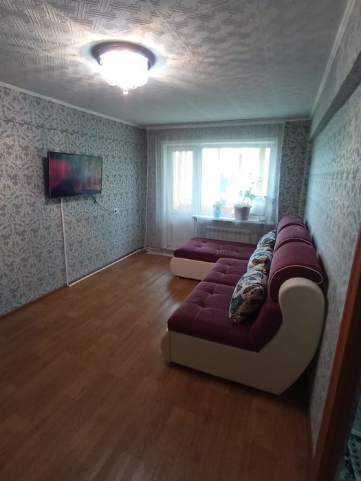 Продается трехкомнатная квартира по ул Бурова 17.