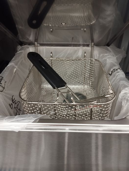 Friturnisa fri pishiradigam aparat pirashka fasfud aparat