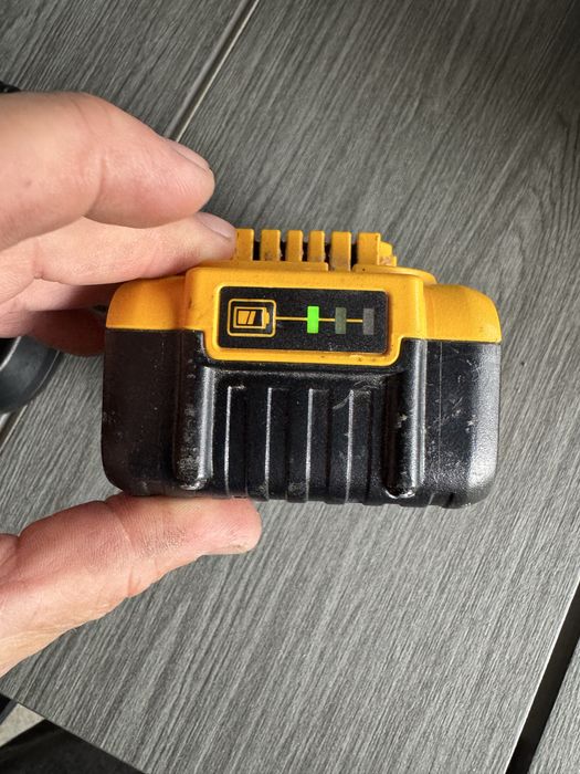 Incarcator si acumulatori dewalt