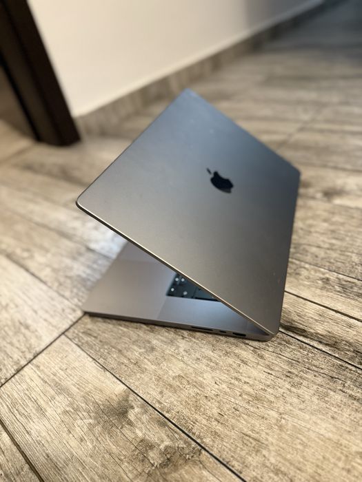 MacBook Pro 16” 2021 M1 Pro GARANTIE• 16GB/512GB