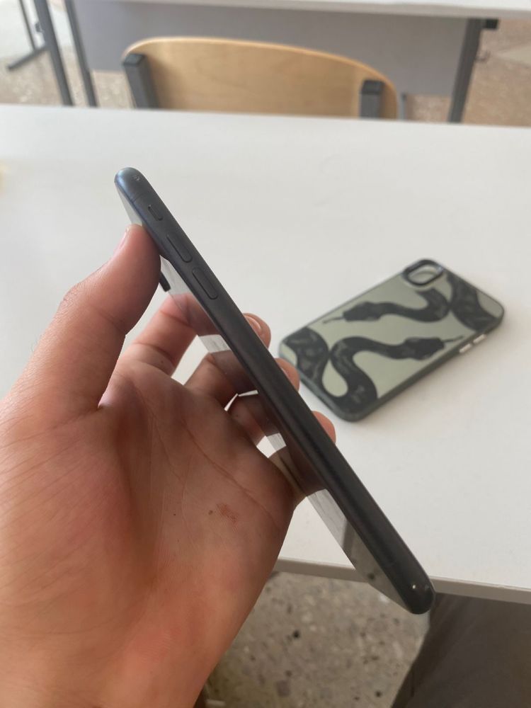 Продам айфон xr хр