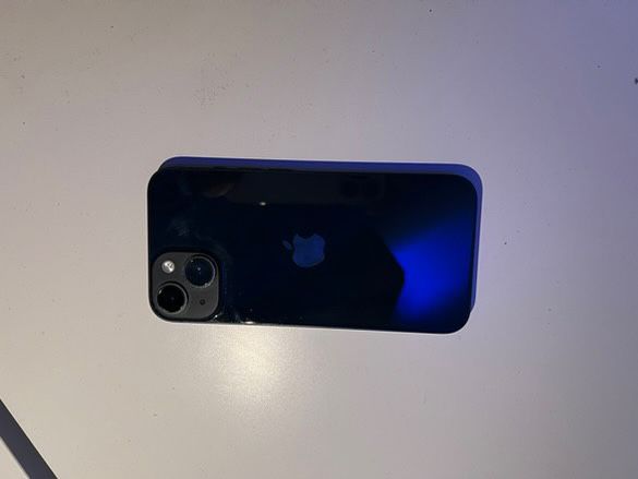 Продавам iphone 14 256GB