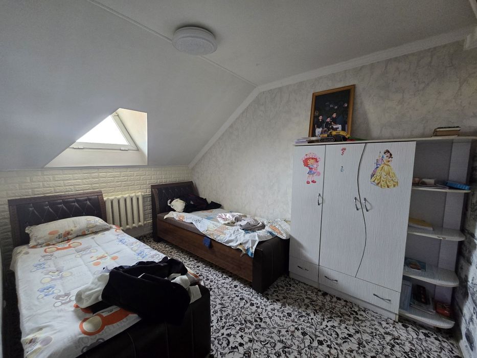 Zudlik bilan frunze massifda 6 xonali kvartira sotiladi