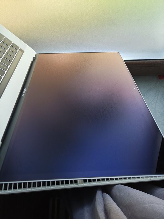 Macbook Pro 15", i7 2.8GHz, 16Gb RAM, 256GB 2018 perfect functional+ o