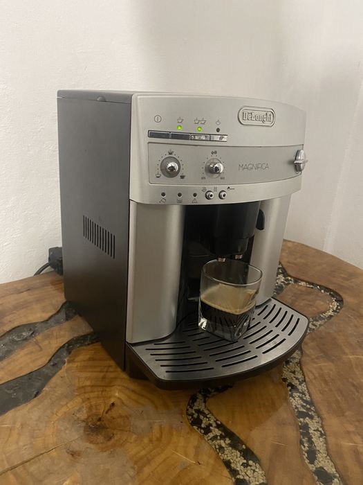 Expresor / espressor cafea delonghi magnifica