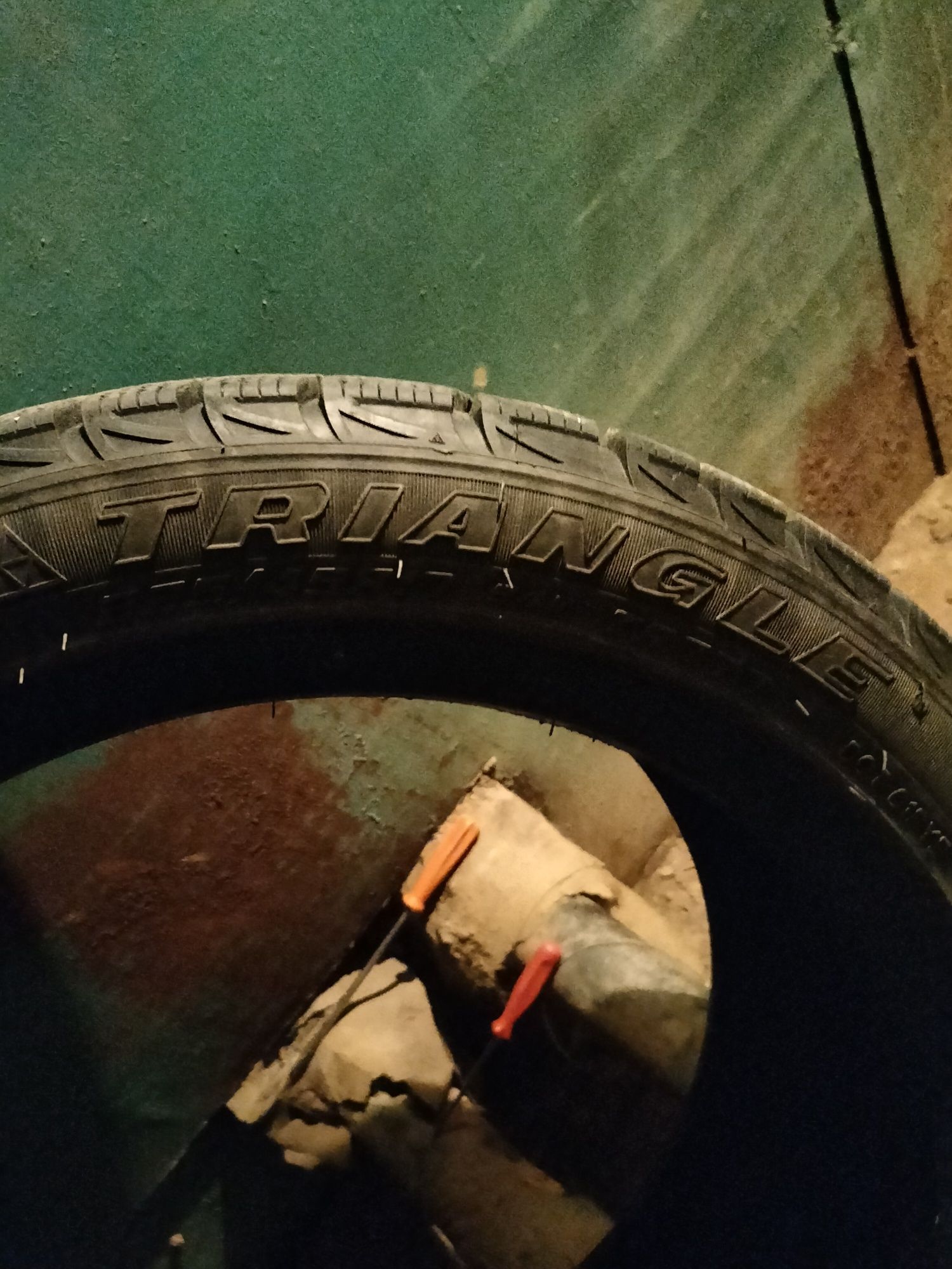 Продам зимнию резину