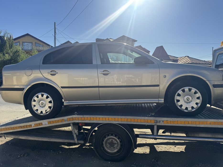 Vand pentru piese skoda octavia 2005 1.9