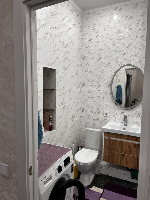 Сдвм в аренду на долгий срок 1 комнатную квартиру.