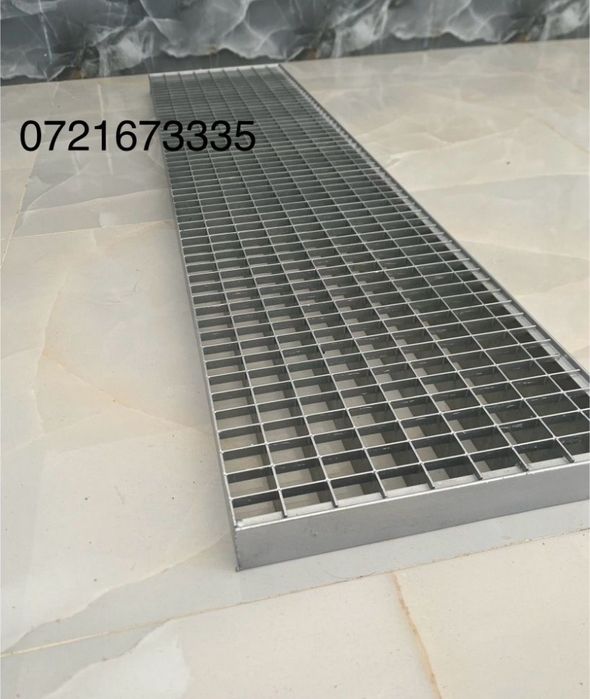 Trepte  zincate  la  comanda