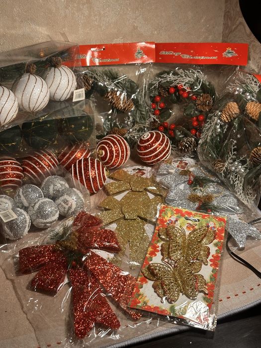 Продаетс дешево!!! Новогодный игрушки декоры. Продаётся дешёво