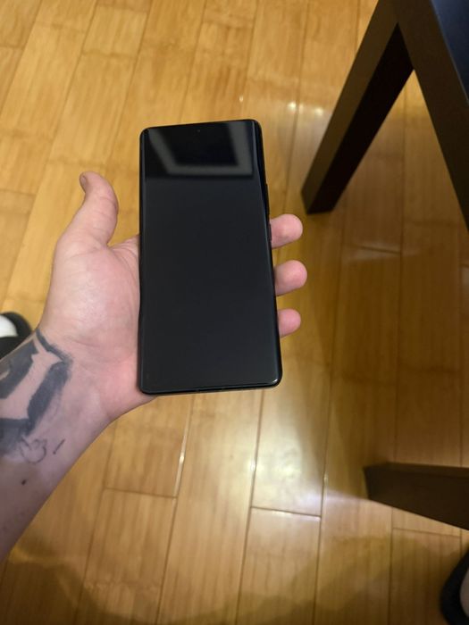 Vând sau schimb Xiaomi 13 ultra 16 GB RAM 1 tera stocare