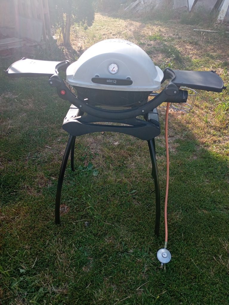 Weber газово барбекю и маса