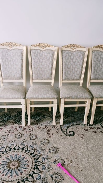 Гастиныи стуля срочна сатамын