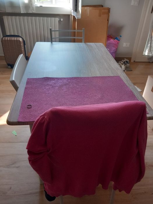 Masă cu două scaune