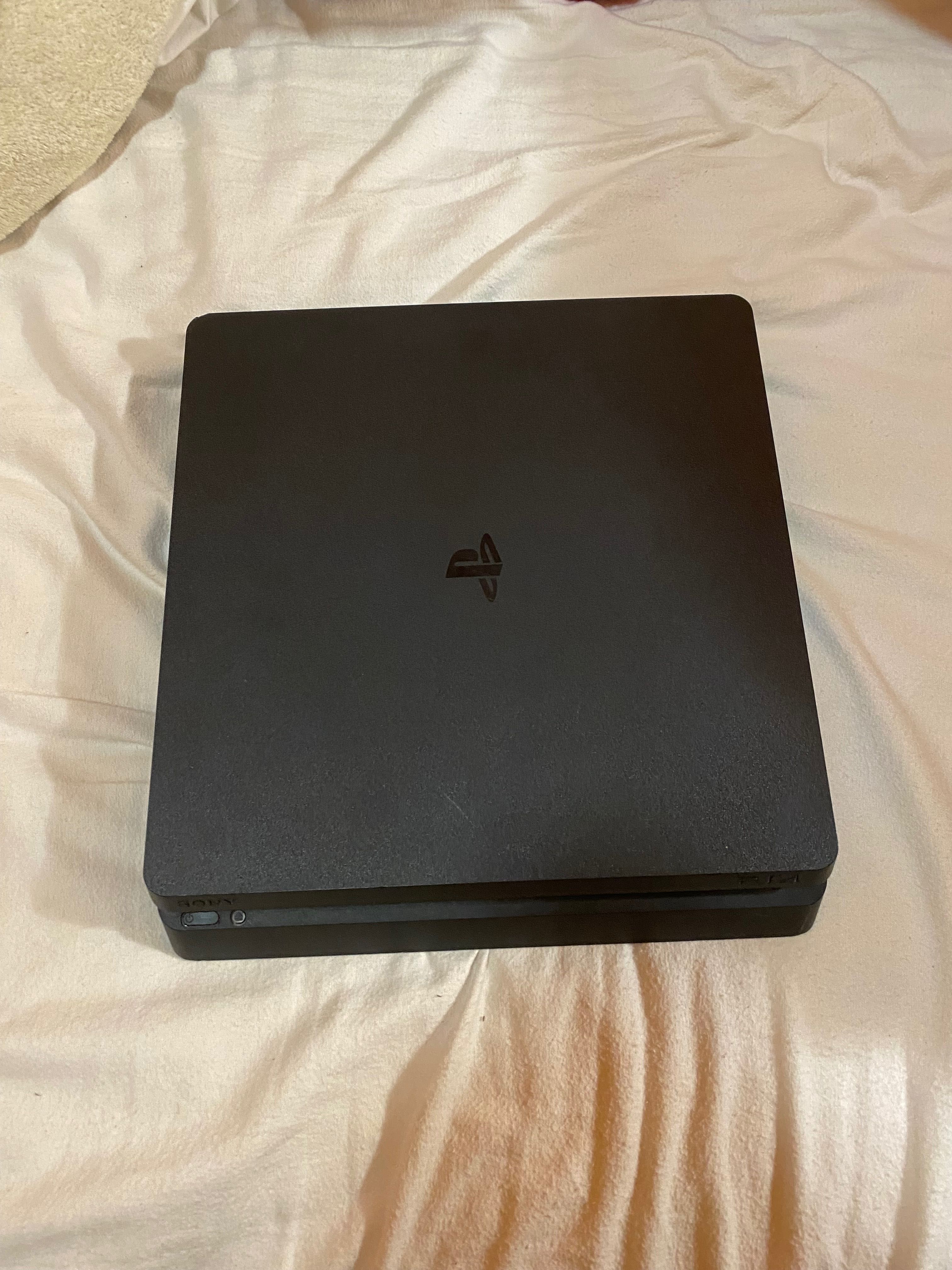 PlayStation 4 slim 800gb