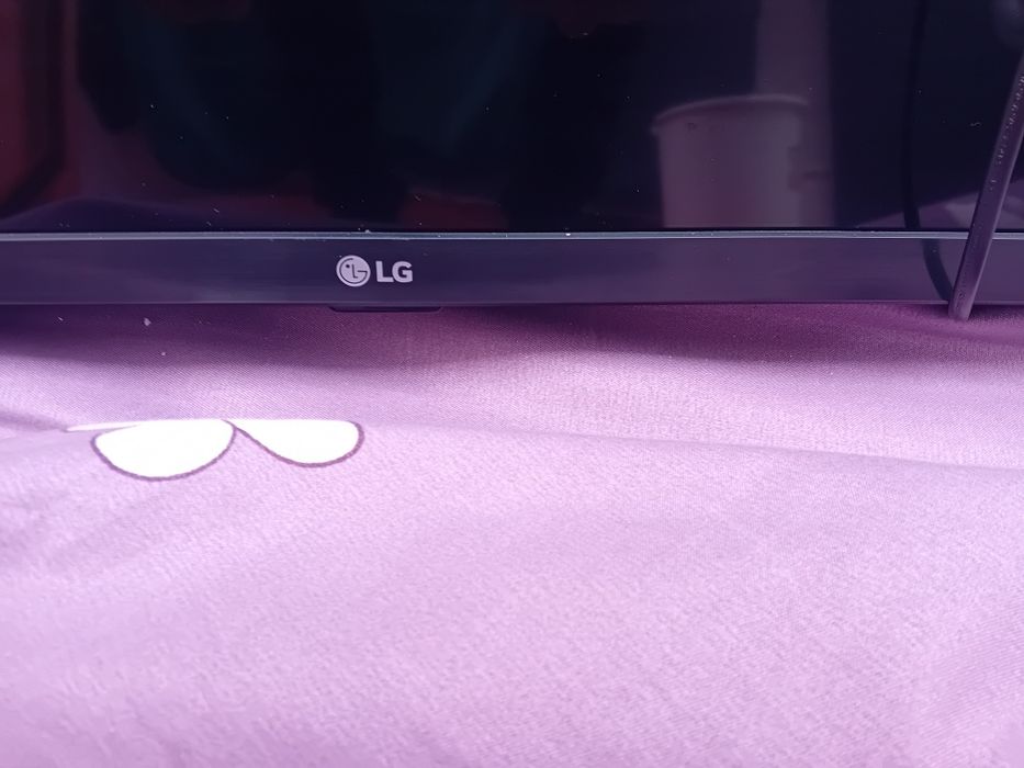 Televizor LG  .instare perfecta de funcționare  .fără telecomanda.