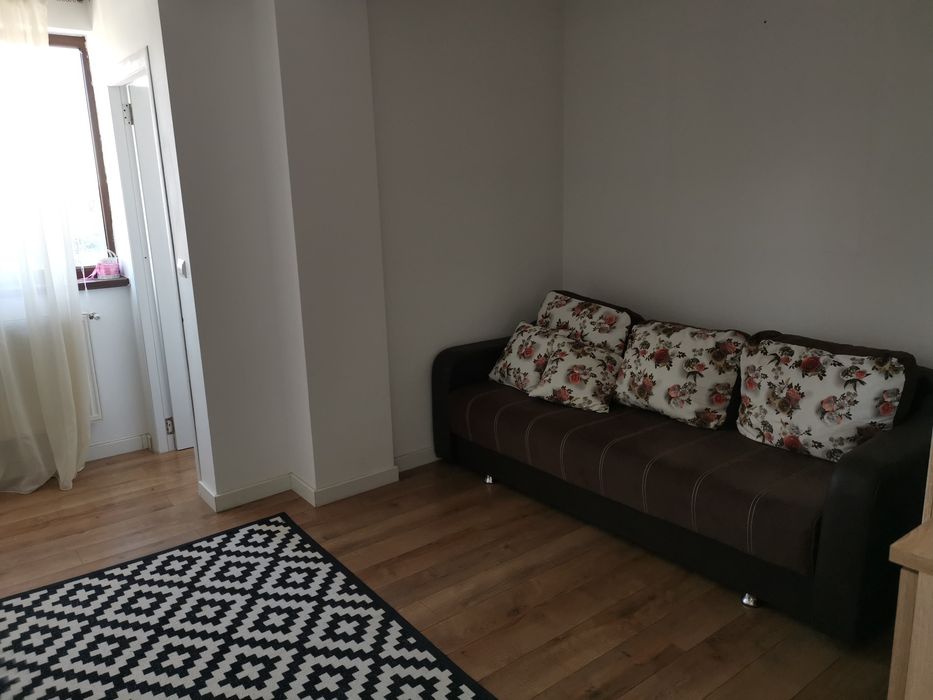 CUG, impecabil, 1 CD, 40 mp, 300 euro / lunar