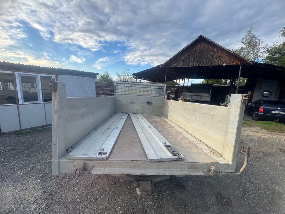 Vând autoutilitara Mitsubishi Canter