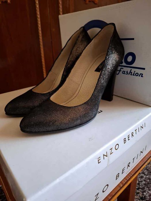 pantofi cu toc din piele naturală noi marimea 37 pret 150