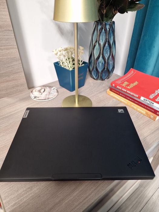 Lenovo ThinkPad T14 Gen 5 Intel Core Ultra 5 Touch 16Gb Ram 10/10!