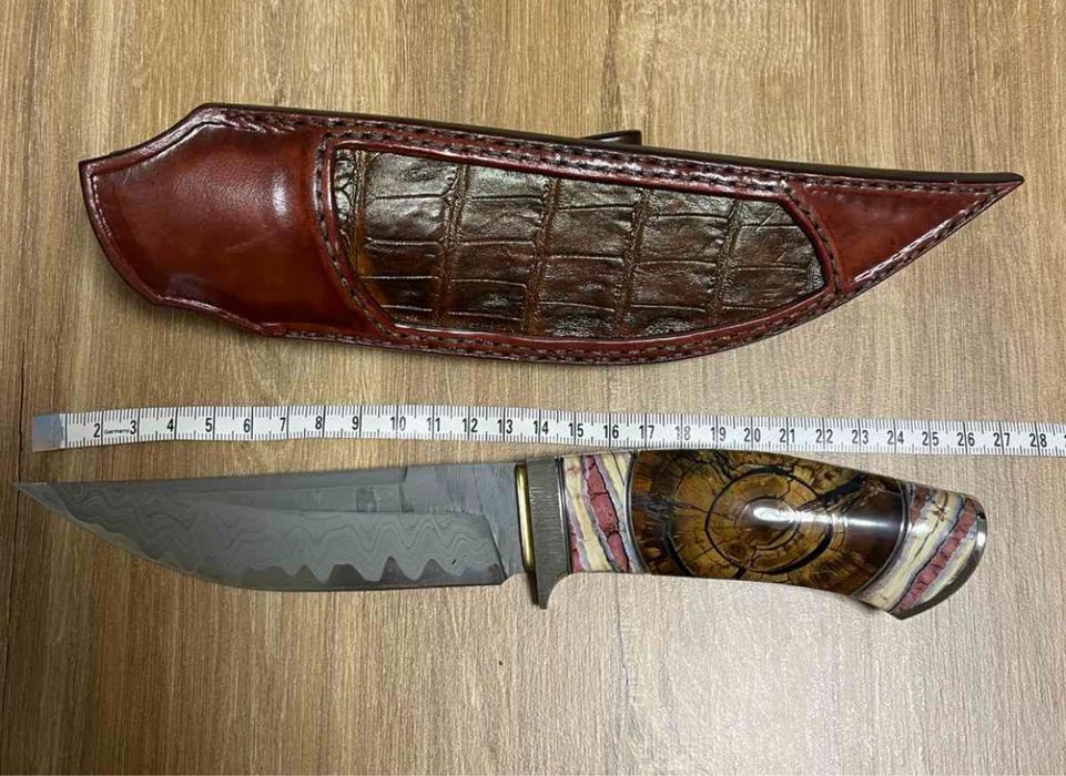 Дизайнетски, ръчно изработен нож