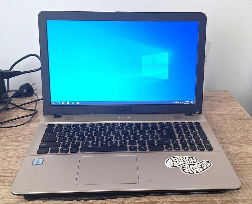Laptop ASUS i7-7500u